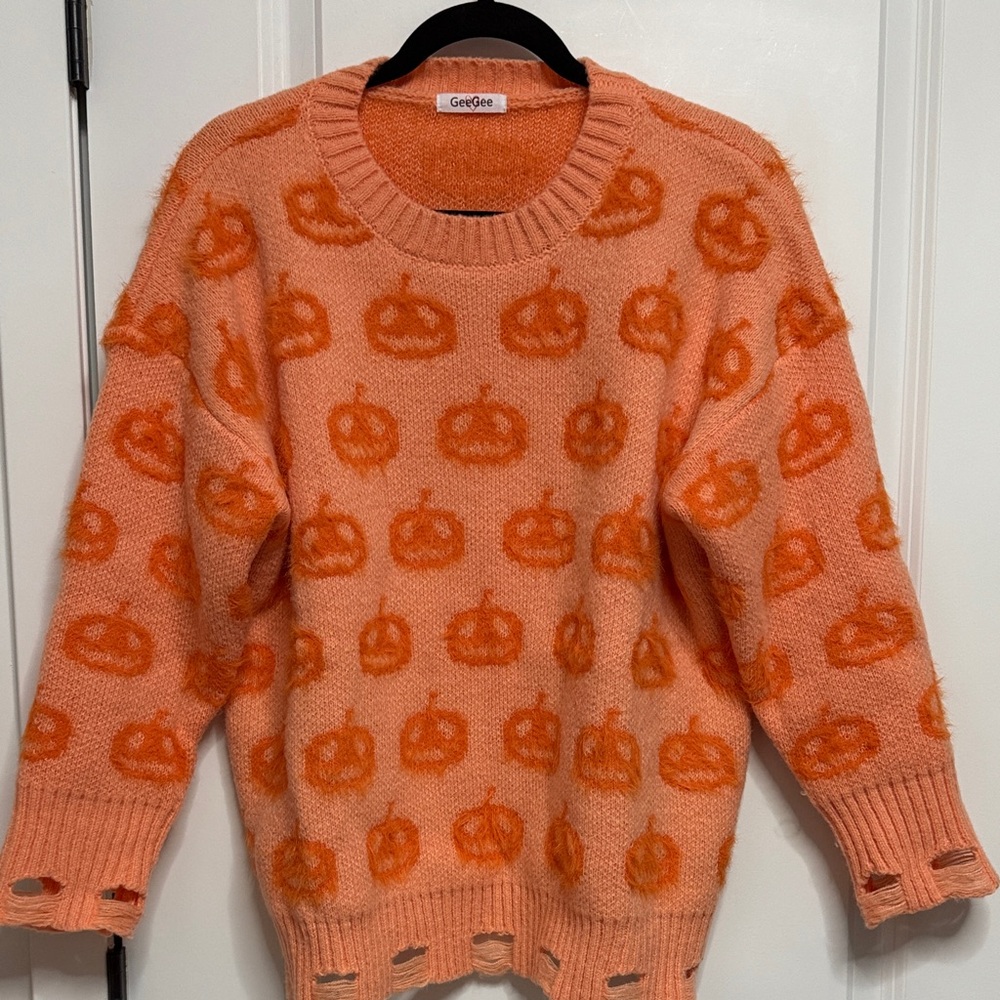 Geegee Women's Pumpkin Pattern Sweater - image 1